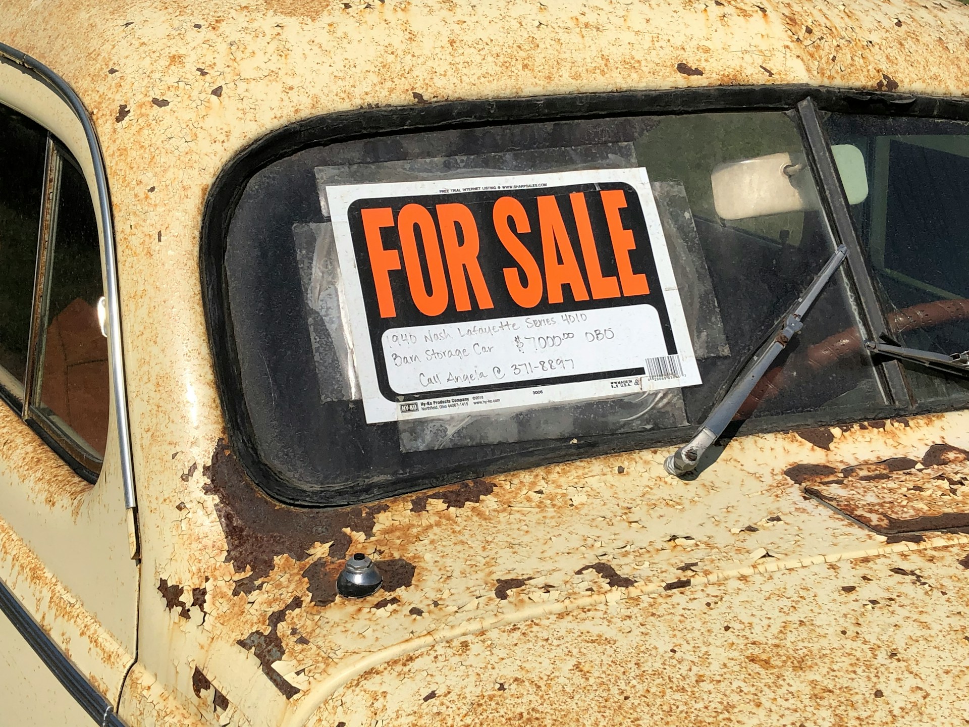 voiture rouillée à vendre